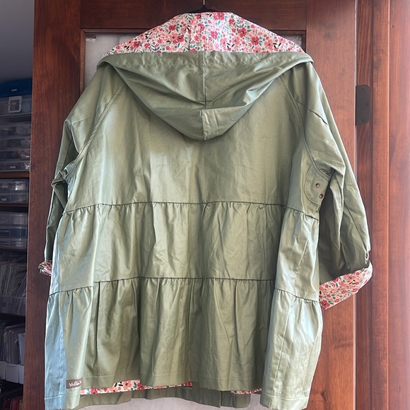 NWT Matilda Jane Women’s Wilderness Rain Jacket Green w/ Floral Lining. Size XXL - Picture 2 of 8